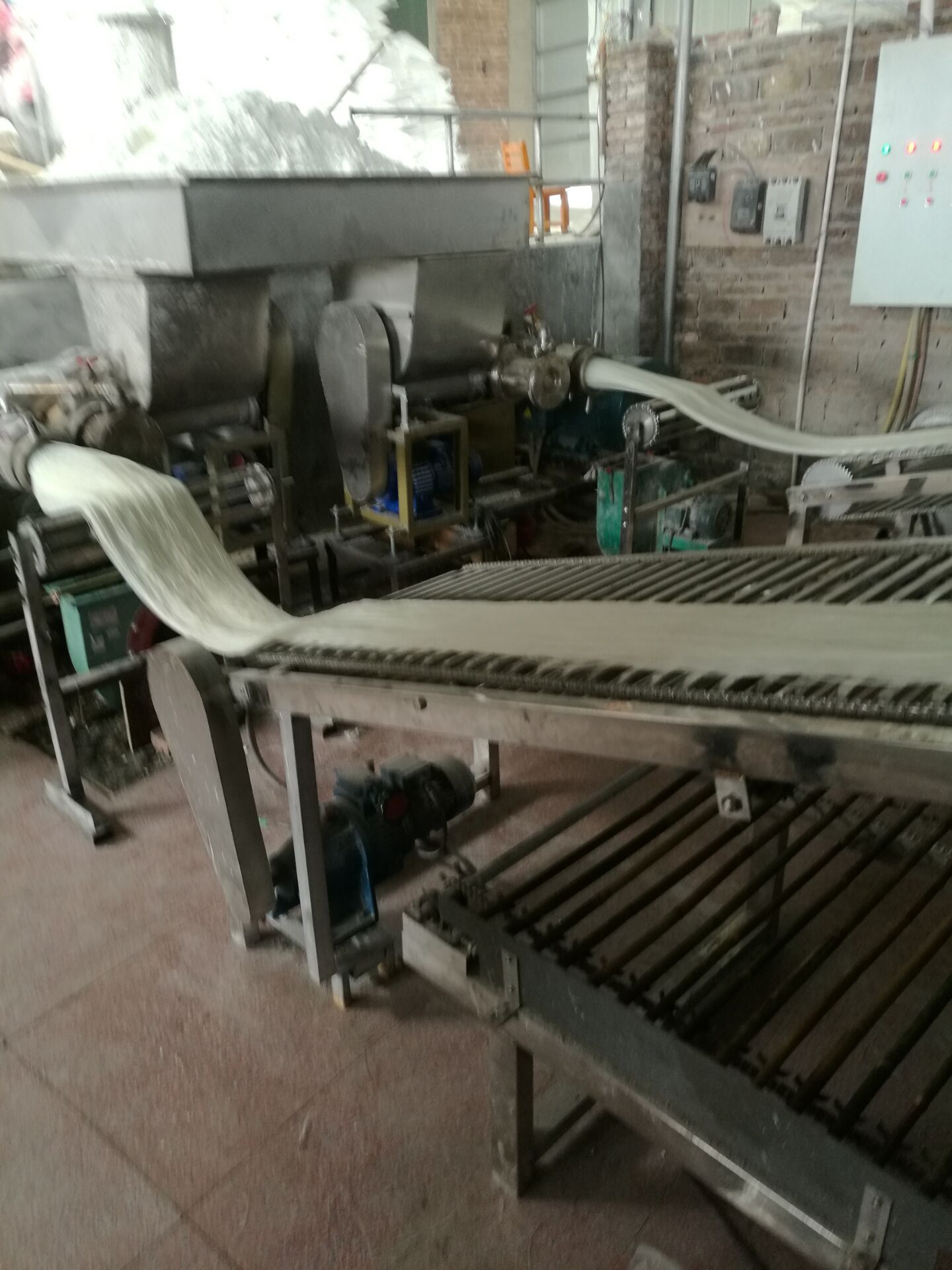 祁東縣富達(dá)機(jī)械廠,祁東富達(dá)機(jī)械廠,富達(dá)機(jī)械,多功能粉絲粉條機(jī),淀粉加工設(shè)備,米面機(jī)械,割粉條機(jī)哪家好